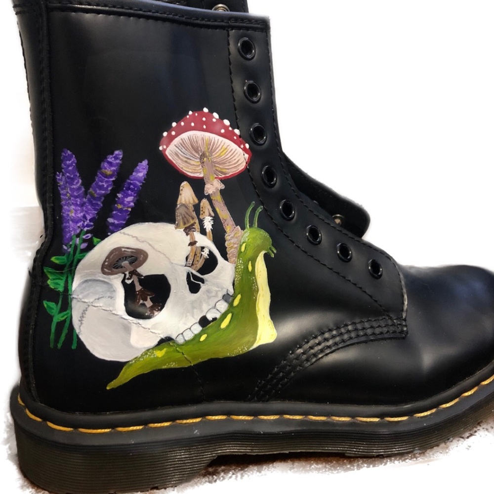 Custom hand painted almost like-new Doc Martens size 8 (Womens).